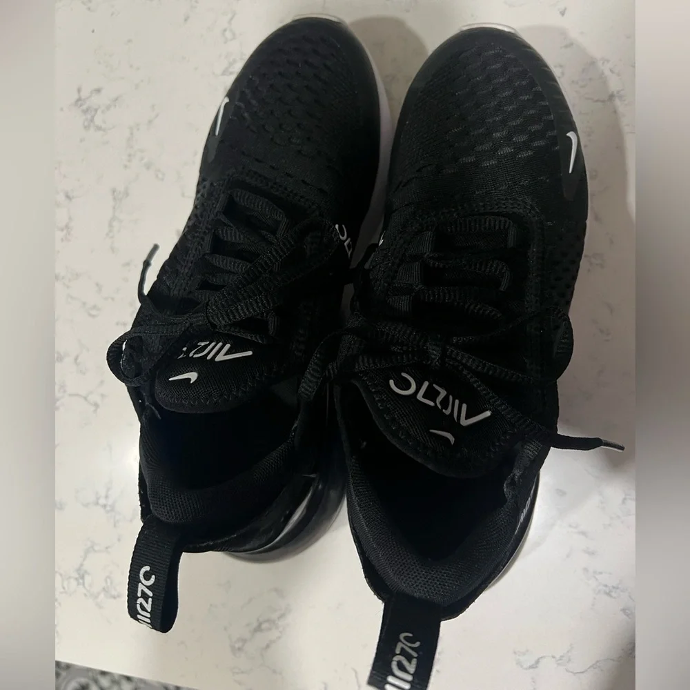 Nike Air Max 270 Black and White Women’s Sneakers - Picture 7 of 12